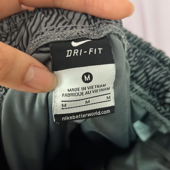 Grey Nike Dri-Fit - Picture 5 of 5